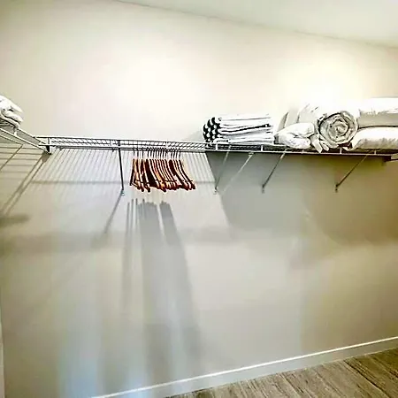 Sleek 2Bd 2Ba Condo In Miami Design District-2